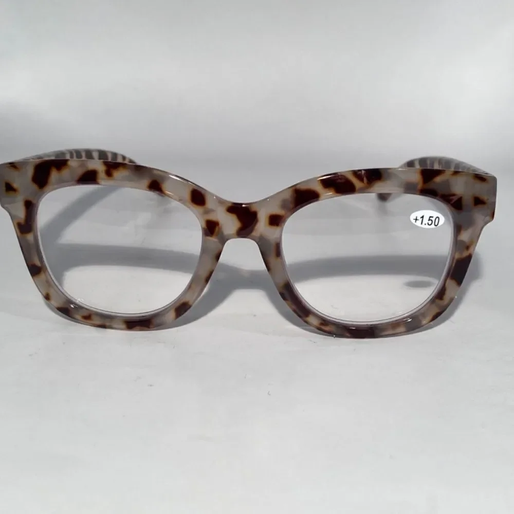 1389 Mona Oversize Reading Glasses 1.50 Readers Light Tortoise Frames NWT